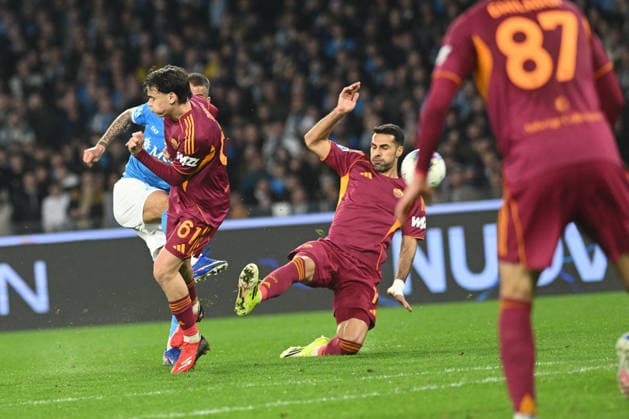 CALCIO - Serie A - SSC Napoli vs AS Roma Leonardo Spinazzola of SSC Napoli scores goal 1-1 during the Serie A Enelive match between SSC Napoli vs AS Roma :Danilo Gemito Live Photo Naples Italy  Copyright: xIPAxSport ABACAx