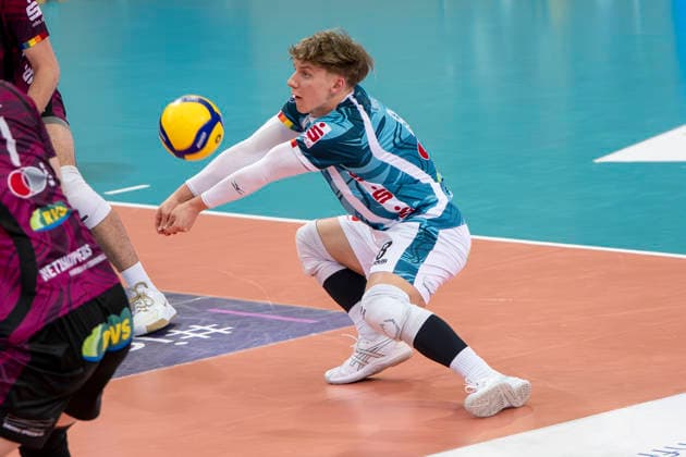 1 Volleyball Bundesliga Season 2025 2026 Cerebricks Volley Goats Mitteldeutschland vs Netzhoppers KW Halle, Germany February 15, 2026 In the picture Tim Türpe Tuerpe Netzhoppers Halle Saale swh Arena Sachsen Anhalt Germany