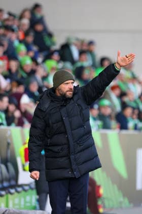 Wolfsburg, Germany February 15, 2026 1 Womens Bundesliga 2025 2026 VfL Wolfsburg vs SGS Essen In the picture Coach Stephan Lerch VfL Copyright: HMBxMedia MadeleinexFantini