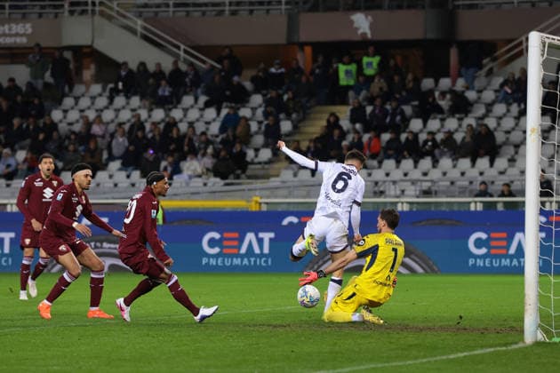 Turin, Italy, 15th February 2026. Nikola Moro of Bologna FC scores to give the side a 1-0 lead during the Torino vs Bologna Serie A match at Stadio Grande Torino, Turin. Picture credit should read: Jonathan Moscrop Sportimage EDITORIAL USE ONLY. No use with unauthorised audio, video, data, fixture lists, club league logos or live services. Online in-match use limited to 120 images, no video emulation. No use in betting, games or single club league player publications. SPI_056_TORO_BOLOGNA SPI-4525-0056