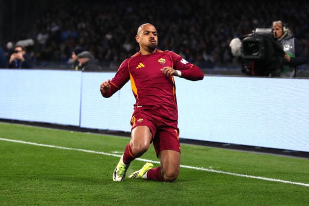 15.02.2026 Napoli vs Roma (Serie A) Calcio; 25Â° Giornata& xD;Nella foto: Malen esulta& xD;(Foto Gino Mancini)  Copyright: xGinoxMancini IPAxSportx xipa-agency.netx xx IPA_71583135 IPA_Agency_IPA71583135