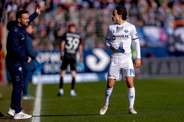 15 02 2026, Football, VfL Bochum SC Paderborn 07, 2 Fußball Bundesliga, 22 Matchday, Vonovia Ruhrstadion, Season 2025 2026 Head coach Ralf Kettemann SC Paderborn hc gesticulating on the sidelines next to Mika Baur SC Paderborn 14 DFB regulations prohibit any use of photographs as image sequences and or quasi video Nordrhein Westfalen Germany