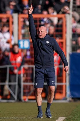 15 02 2026, Football, VfL Bochum SC Paderborn 07, 2 Fußball Bundesliga, 22 Matchday, Vonovia Ruhrstadion, Season 2025 2026 Head coach Uwe Rösler VfL Bochum hc gesticulating on the sidelines DFB regulations prohibit any use of photographs as image sequences and or quasi video Nordrhein Westfalen Germany