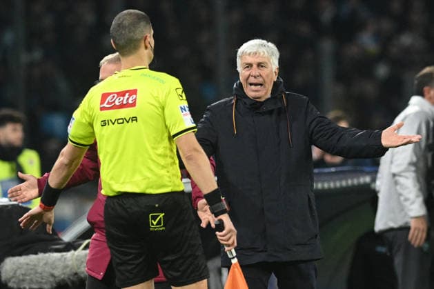 CALCIO - Serie A - SSC Napoli vs AS Roma Gian Piero Gasperini of AS Roma gestures during the Serie A Enelive match between SSC Napoli vs AS Roma :Danilo Gemito Live Photo Live Photo Naples Italy  Copyright: xIPAxSport ABACAx