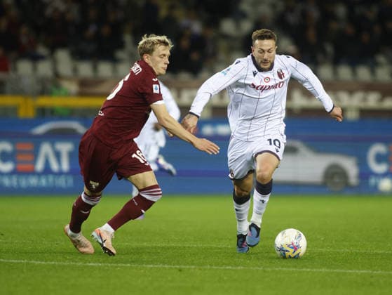 CALCIO - Serie A - Torino FC vs Bologna FC Federico Bernardeschi of Bologna FC and Marcus Pedersen of Torino FC during the Italian Serie A, 2025 2026 season, football match between Torino FC and Bologna FC 1909, on 15 February 2026 at Stadio Olimpico Grande Torino, Turin, Italy. Photo Nderim Kaceli Turin Italy  Copyright: xIPAxSport ABACAx