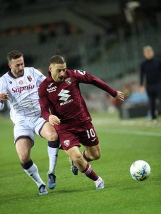 CALCIO - Serie A - Torino FC vs Bologna FC Nikola Vlasic (Torino FC) in action during Torino FC vs Bologna FC, Italian soccer Serie A match in Turin, Italy, February 15 2026 Turin Italy  Copyright: xIPAxSport ABACAx