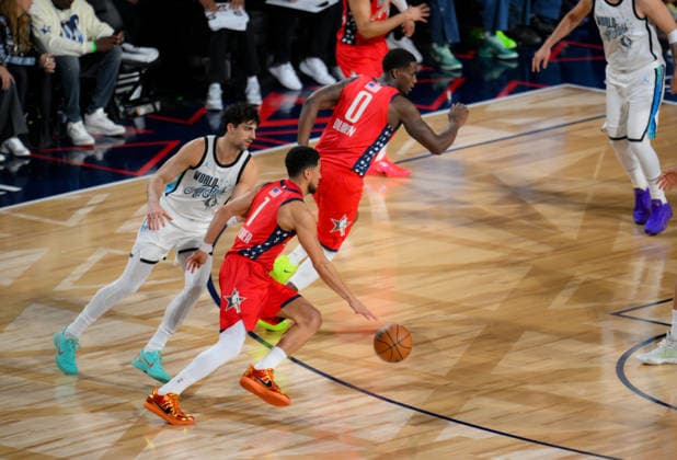 NBA, Basketball Herren, USA All Star 2026: USA Stars vs World Team LOS ANGELES, CA - FEB 15: Jalen Johnson (1), Jalen Duran (0) and Deni Avdija (8) are in action during the game of NBA All Star 2026 between USA Stars and World team at Intuit Dome, Inglewood, Los Angeles, California, United States on February 15, 2026. Tayfun Coskun Anadolu California United States. Editorial use only. Please get in touch for any other usage.  Copyright: x2026xAnadoluxTayfunxCoskunx