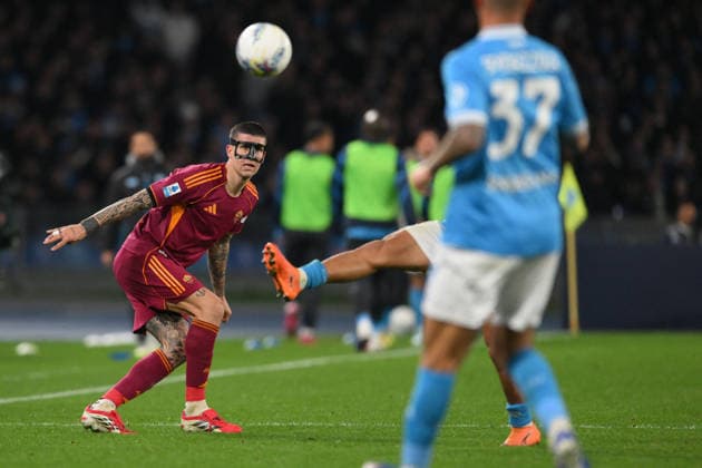 CALCIO - Serie A - SSC Napoli vs AS Roma Gianluca Mancini of AS Roma during the match of 25th day of the Serie A Championship between S.S.C. Napoli and A.S.Roma at the Maradona Stadium on Feb 15, 2026 in Naples, Italy. during SSC Napoli vs AS Roma, Italian soccer Serie A match in Naples, Italy, February 15 2026 Naples Italy  Copyright: xIPAxSport ABACAx
