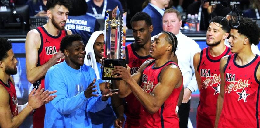 (260216) -- LOS ANGELES, Feb. 16, 2026 -- Team USA Stars lift the championship trophy after the NBA, Basketball Herren, USA All Star Game between Team USA Stripes and Team USA Stars in Los Angeles, the United States, Feb. 15, 2026. ) (SP)U.S.-LOS ANGELES-BASKETBALL-NBA-ALL STAR GAME WuxXiaoling 