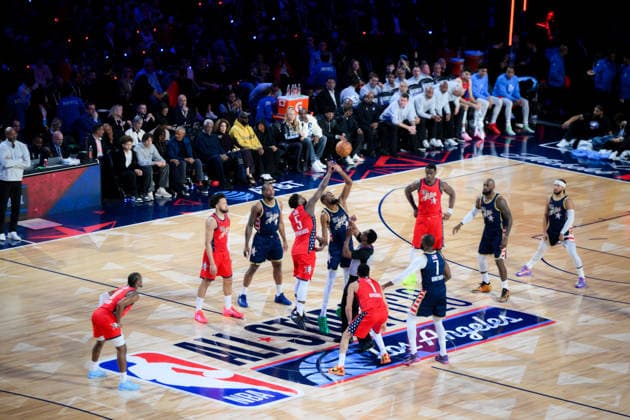 NBA, Basketball Herren, USA All Star 2026: USA Stars vs USA Stripes LOS ANGELES, CA, UNITED STATES - FEBRUARY 15: Referee throws the ball to start the game of NBA All Star 2026 between USA Stars and USA Stripes at Intuit Dome, Inglewood, Los Angeles, California, United States on February 15, 2026. Tayfun Coskun Anadolu California United States. Editorial use only. Please get in touch for any other usage.  Copyright: x2026xAnadoluxTayfunxCoskunx