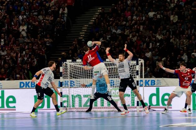 Scene with Johannes Golla 4 SG Flensburg Handewitt , Andreas Magaard 4 HSV Hamburg , Kevin Moller 20 SG Flensburg Handewitt and Blaz Blagotinsek 43 SG Flensburg Handewitt Scene with Johannes Golla 4 SG Flensburg Handewitt and Andreas Magaard 4 HSV Hamburg Copyright: xPhilippHeistx