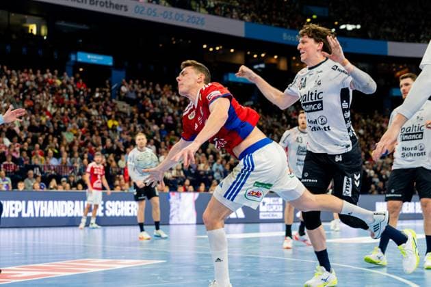 Scene with Lasse Moller 64 SG Flensburg Handewitt , Johannes Golla 4 SG Flensburg Handewitt , Benjamin Buric 1 SG Flensburg Handewitt , Blaz Blagotinsek 43 SG Flensburg Handewitt and Oliver Norlyk 5 HSV Hamburg Lasse Moller 64 SG Flensburg Handewitt and Johannes Golla 4 SG Flensburg Handewitt in action Copyright: xPhilippHeistx