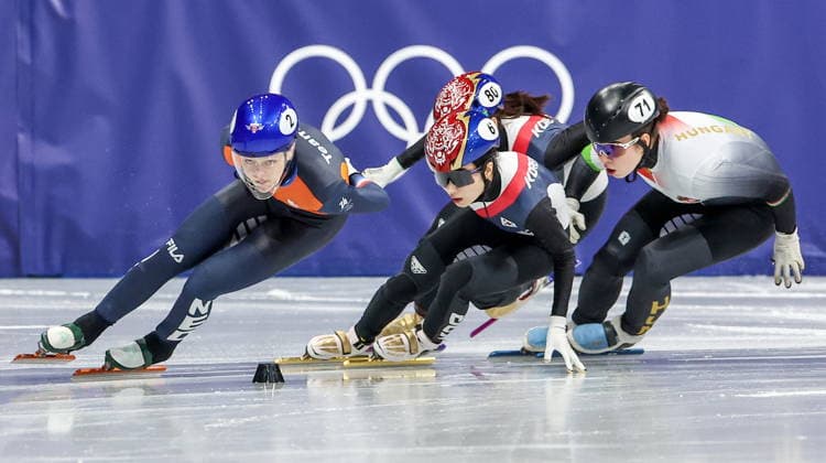 ITALY, MILAN - FEBRUARY 16, 2026: Xandra Velzeboer of the Netherlands, Kim Gil-li, Noh Do-hee of South Korea and Diana Laura Vegi (L-R) of Hungary compete in the women s 1,000m short-track Speed skating, Eisschnelllauf quarterfinals during the 2026 Winter Olympic Games, Olympische Spiele, Olympia, OS at the Milano Ice Skating Arena 2026 Winter Olympics: Short-Track Speed Skating  - ZUMAt113 20260216_zaa_t113_073 Copyright: xPeterxKovalevx