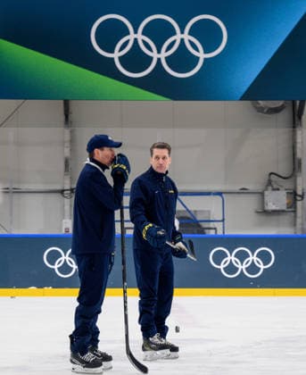 260216 Assistant coach Stefan Klockare and head coach Sam Hallam of Sweden at an Ice hockey, Eishockey practice session during day 10 of the 2026 Winter Olympics on February 16, 2026 in Milan. Photo: Carl Sandin BILDBYRAN kod CS CS0883 ishockey ice hockey Olympic Games, Olympische Spiele, Olympia, OS olympics winter olympics os ol olympiska spel vinter-os olympiske leker milano cortina 2026 milan cortina 2026 milano cortina 2026 olympic games milano cortina 2026 winter olympic games milano cortina-os milano cortina-ol vinter-ol 10 bbeng sverige sweden *** 260216 Assistant coach Stefan Klockare and head coach Sam Hallam of Sweden at an ice hockey practice session during day 10 of the 2026 Winter Olympics on February 16, 2026 in Milan Photo Carl Sandin BILDBYRAN kod CS CS0883 ishockey ice hockey olympic games olympics winter olympics os ol olympiska spel vinter os olympiske leker milano cortina 2026 milan cortina 2026 milano cortina 2026 olympic games milano cortina 2026 winter olympic games milano cortina os milano cortina ol vinter ol 10 bbeng sverige sweden  Copyright: CARLxSANDIN BB260216CS041