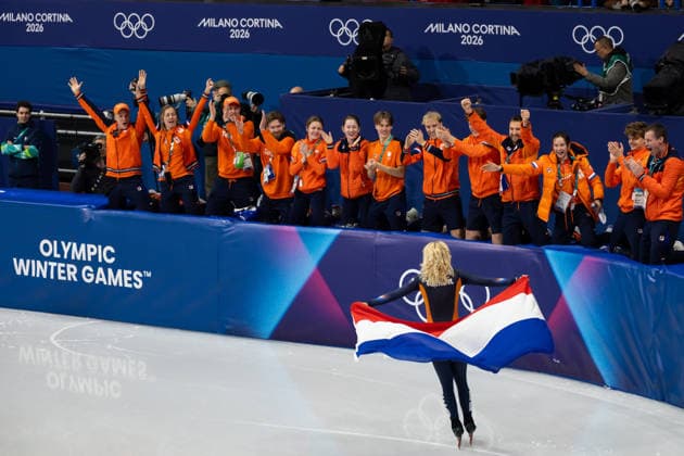 February 16, 2026, Milano, Lombardy, Italy: Xandra Velzeboer (2) of the Netherlands celebrates after winning the gold medal in Short Track Speed skating, Eisschnelllauf Women 1000m Final A during the 2026 Winter Olympics at the Milano Ice Skating Arena on Monday in Milano. Milano Italy - ZUMAj89_ 20260216_oly_j89_025 Copyright: xPaulxKitagakixJr.x