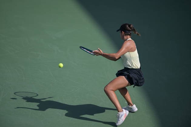 2026 Dubai Duty Free Tennis Championship DUBAI, UNITED ARAB EMIRATES - FEBRUARY 16: Spanish tennis player Jessica Bouzas Maneiro competes against Switzerland s Belinda Bencic (not seen) in the women’s singles match of the Dubai Duty Free Tennis Championship at the Dubai Duty Tennis Stadium in Dubai, United Arab Emirates, on February 16, 2026. Waleed Zein Anadolu Dubai United Arab Emirates. Editorial use only. Please get in touch for any other usage.  Copyright: x2026xAnadoluxWaleedxZeinx