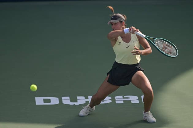 2026 Dubai Duty Free Tennis Championship DUBAI, UNITED ARAB EMIRATES - FEBRUARY 16: Spanish tennis player Jessica Bouzas Maneiro competes against Switzerland s Belinda Bencic (not seen) in the women’s singles match of the Dubai Duty Free Tennis Championship at the Dubai Duty Tennis Stadium in Dubai, United Arab Emirates, on February 16, 2026. Waleed Zein Anadolu Dubai United Arab Emirates. Editorial use only. Please get in touch for any other usage.  Copyright: x2026xAnadoluxWaleedxZeinx