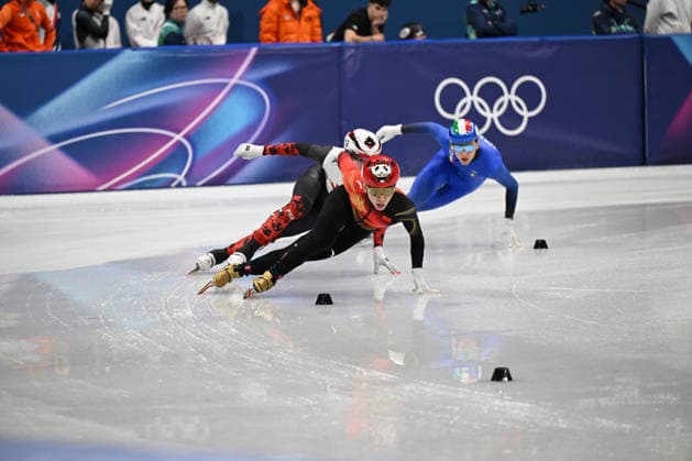 Short Track Speed skating, Eisschnelllauf - Milano Cortina 2026 Winter Olympics: Day 10 The Chinese team competes during the Winter Olympic Games, Olympische Spiele, Olympia, OS in Milano, Italy, on February 16, 2026, at the Milano Ice Skating Arena. Milano Lombardia Italy  Copyright: xFedericoxManonix originalFilename:manoni-olympics260216_npm2b.jpg