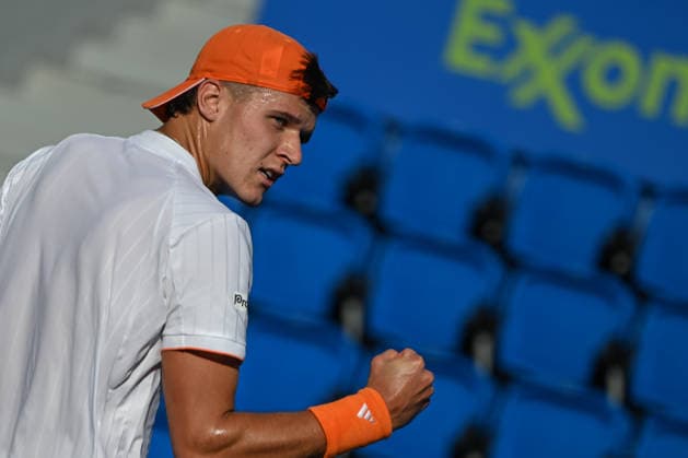 Qatar ExxonMobil Open 2026 - Day One DOHA, QATAR FEBRUARY 16: Jakub Mensik of Czechia competes against Jan Choinski of Great Britain during a singles match at the Qatar ExxonMobil Open at the Khalifa International Tennis and Squash Complex on February 16, 2026 in Doha, Qatar. Doha Qatar  Copyright: xArturxWidakx originalFilename:widak-qatarexx260216_npgnb.jpg