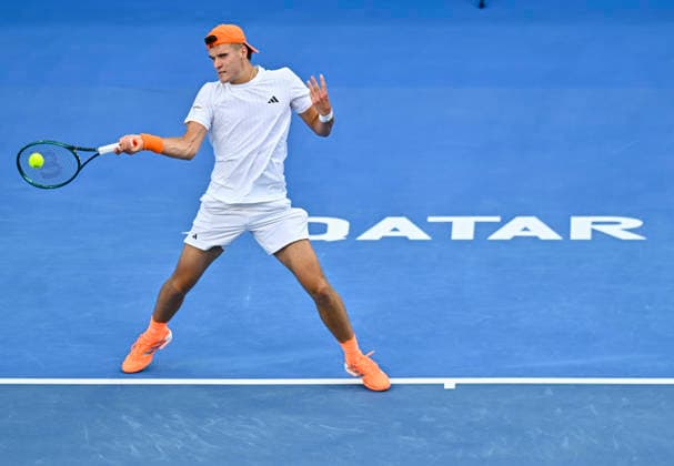 ATP, Tennis Herren Qatar ExxonMobil Open 2026-Round of 32 Jakub Mensik of Czech Republic competes against Jan Choinski of Great Britain during the Round of 32 at the ATP men™s Qatar ExxonMobil Open 2026 at the Khalifa International Tennis Complex in Doha, Qatar, on February 16, 2026¨ DOHA Qatar Copyright: xNOUSHADx