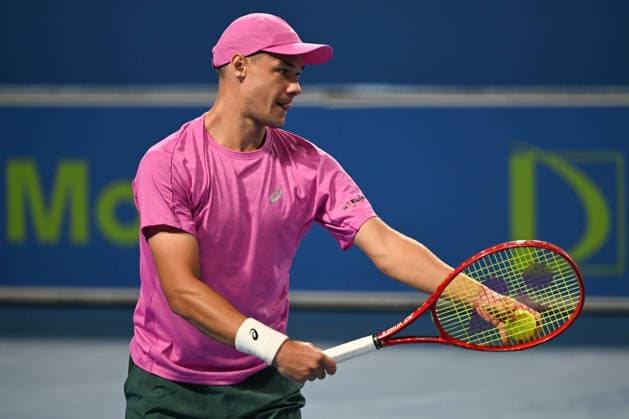 Qatar ExxonMobil Open 2026 - Day One DOHA, QATAR FEBRUARY 16: Kamil Majchrzak of Poland competes against Arthur Fils of France during a singles match at the Qatar ExxonMobil Open at the Khalifa International Tennis and Squash Complex on February 16, 2026 in Doha, Qatar. Doha Qatar  Copyright: xArturxWidakx originalFilename:widak-qatarexx260216_np2lX.jpg