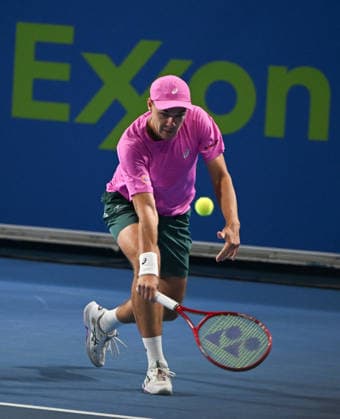 Qatar ExxonMobil Open 2026 - Day One DOHA, QATAR FEBRUARY 16: Kamil Majchrzak of Poland competes against Arthur Fils of France during a singles match at the Qatar ExxonMobil Open at the Khalifa International Tennis and Squash Complex on February 16, 2026 in Doha, Qatar. Doha Qatar  Copyright: xArturxWidakx originalFilename:widak-qatarexx260216_npvEX.jpg