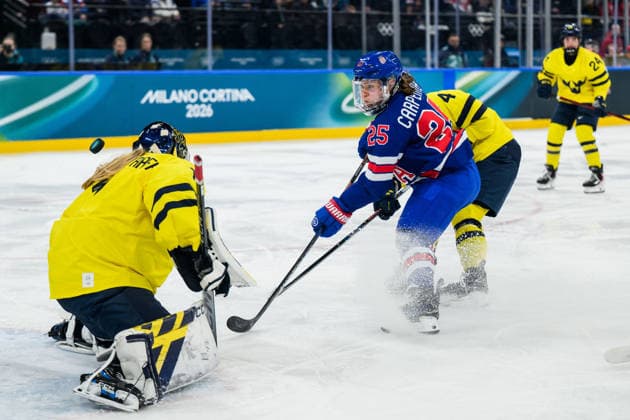 260216 Alex Carpenter of USA against goaltender Ebba Svensson Träff of Sweden in the women s Ice hockey, Eishockey semifinal between USA and Sweden during day 10 of the 2026 Winter Olympics on February 16, 2026 in Milan. Photo: Emma Wallskog BILDBYRAN kod EW EW0638 ishockey ice hockey Olympic Games, Olympische Spiele, Olympia, OS olympics winter olympics os ol olympiska spel vinter-os olympiske leker milano cortina 2026 milan cortina 2026 milano cortina 2026 olympic games milano cortina 2026 winter olympic games milano cortina-os milano cortina-ol vinter-ol 10 bbeng semifinal sverige sweden dam usa *** 260216 Alex Carpenter of USA against goaltender Ebba Svensson Träff of Sweden in the women s ice hockey semifinal between USA and Sweden during day 10 of the 2026 Winter Olympics on February 16, 2026 in Milan Photo Emma Wallskog BILDBYRAN kod EW EW0638 ishockey ice hockey olympic games olympics winter olympics os ol olympiska spel vinter os olympiske leker milano cortina 2026 milan cortina 2026 milano cortina 2026 olympic games milano cortina 2026 winter olympic games milano cortina os milano cortina ol vinter ol 10 bbeng semifinal sverige sweden dam usa  Copyright: EMMAxWALLSKOG BB260216EW029