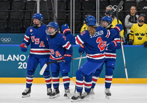 Winter Olympics - Women’s Ice hockey, Eishockey - USA vs Sweden Semi Final USA Team during the semi final of Women’s Ice Hockey match between USA and Sweden at Milano Santagiulia IHO Arena, in Milan, Italy, on February 16, 2026. Photo by JMP ABACAPRESS.COM Milan Italy  Copyright: xJMP ABACAx