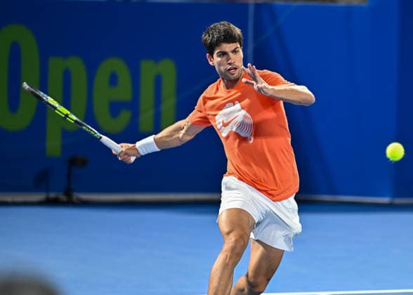 Carlos Alcaraz Practice Session in Doha, Qatar -16 FEB 2026. Carlos Alcaraz of Spain seen during Day One practice of the ATP, Tennis Herren men’s Qatar Exxon Mobil Open 2026 at the Khalifa International Tennis Complex. ?? Doha Qatar Copyright: xNoushadxVariyattiyakkalx xSOPAxImagesx NVRITYAKAL3-001