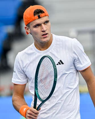 February 16, 2026, Doha, Qatar: Jakub Mensik of Czech Republic seen in action against Jan Choinski of Great Britain during the Round of 32 at the ATP, Tennis Herren men™s Qatar ExxonMobil Open 2026 at the Khalifa International Tennis Complex. Jakub Mensik won against Jan Choinski 6-7,6-2,6-4. Doha Qatar - ZUMAs197 20260216_aaa_s197_095 Copyright: xNoushadxVariyattiyakkalx
