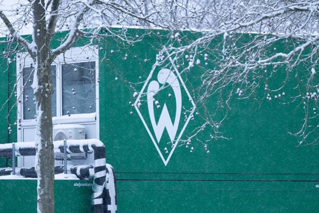 Germany Football Google Pixel Womens Bundesliga, Matchday 18 SV Werder Bremen vs FC Bayern Munich Weserstadion Platz 11 Bremen Match canceled due to unplayability of the pitch, portrait portrait photo portrait symbol photo, snow, logo Copyright: xx