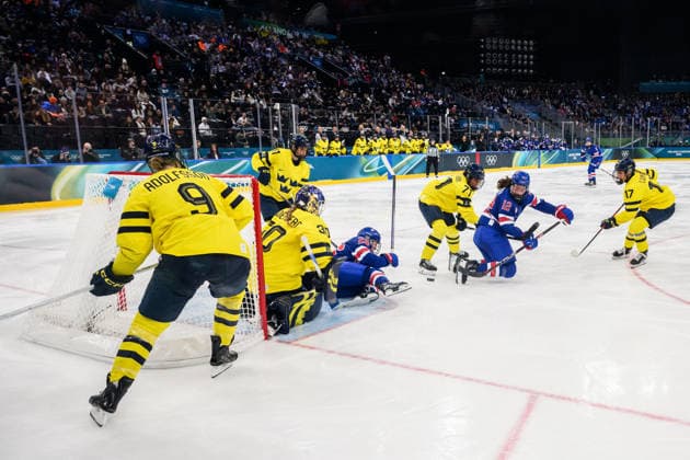 260216 Kendall Coyne and Kelly Pannek of USA against goaltender Emma Söderberg, Anna Kjellbin and Sofie Lundin of Sweden in the women s Ice hockey, Eishockey semifinal between USA and Sweden during day 10 of the 2026 Winter Olympics on February 16, 2026 in Milan. Photo: Carl Sandin BILDBYRAN kod CS EW0638 ishockey ice hockey Olympic Games, Olympische Spiele, Olympia, OS olympics winter olympics os ol olympiska spel vinter-os olympiske leker milano cortina 2026 milan cortina 2026 milano cortina 2026 olympic games milano cortina 2026 winter olympic games milano cortina-os milano cortina-ol vinter-ol 10 bbeng semifinal sverige sweden dam usa *** 260216 Kendall Coyne and Kelly Pannek of USA against goaltender Emma Söderberg, Anna Kjellbin and Sofie Lundin of Sweden in the women s ice hockey semifinal between USA and Sweden during day 10 of the 2026 Winter Olympics on February 16, 2026 in Milan Photo Carl Sandin BILDBYRAN kod CS EW0638 ishockey ice hockey olympic games olympics winter olympics os ol olympiska spel vinter os olympiske leker milano cortina 2026 milan cortina 2026 milano cortina 2026 olympic games milano cortina 2026 winter olympic games milano cortina os milano cortina ol vinter ol 10 bbeng semifinal sverige sweden dam usa  Copyright: CARLxSANDIN BB260216CS099