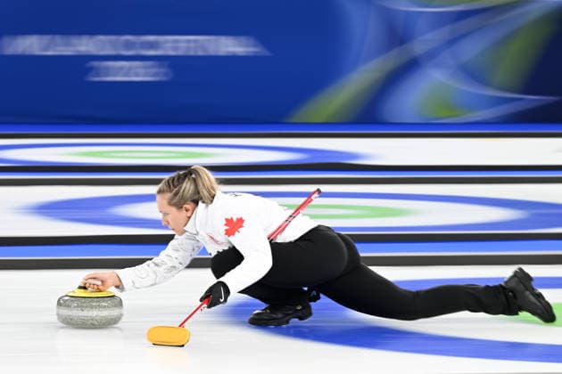 (260216) -- CORTINA D AMPEZZO, Feb. 16, 2026 -- Rachel Homan of Canada competes during the curling women round robin session 7 match between China and Canada at the 2026 Milan-Cortina Winter Olympics in Cortina, Italy, Feb. 16, 2026. ) (MICO2026)ITALY-CORTINA D AMPEZZO-OLYMPIC Winter games, Winterspiele,Spiele, Summer games CURLING-WOMEN-ROUND ROBIN-CHN VS CAN LianxYi 