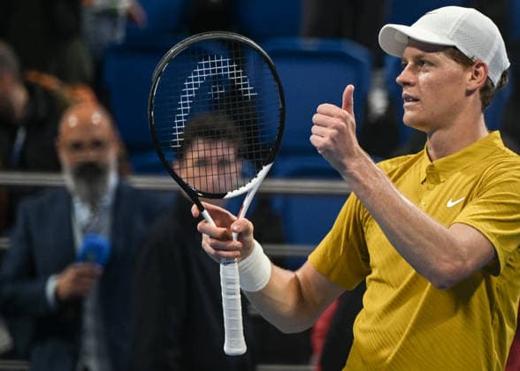 Qatar ExxonMobil Open 2026 - Day One DOHA, QATAR FEBRUARY 16: Jannik Sinner of Italy celebrates after winning against Tomas Machac of Czechia during a singles match at the Qatar ExxonMobil Open at the Khalifa International Tennis and Squash Complex on February 16, 2026 in Doha, Qatar. Doha Qatar  Copyright: xArturxWidakx originalFilename:widak-qatarexx260216_npD9B.jpg