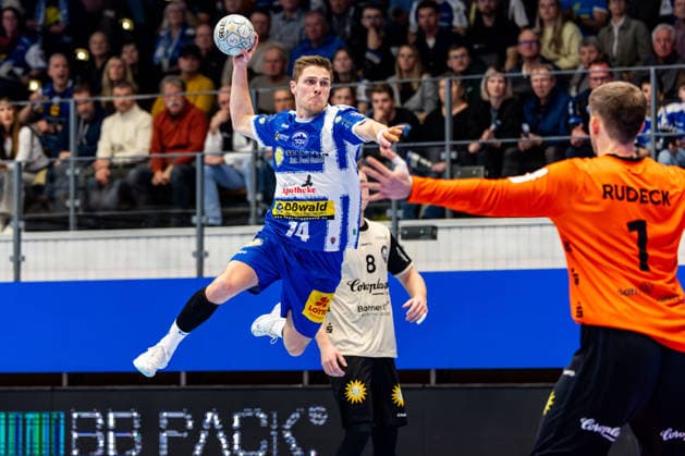 16 02 206, GER, Handball, Men, Season 25 26, Daikin 1 Bl, 21 Matchday, ThSV Eisenach Bergischer HC Vincent Buechner ThSV Eisenach,74 , Christopher Rudeck Bergischer HC 99817 Eisenach Werner Assmann Halle Am Sportp Thueringen Germany