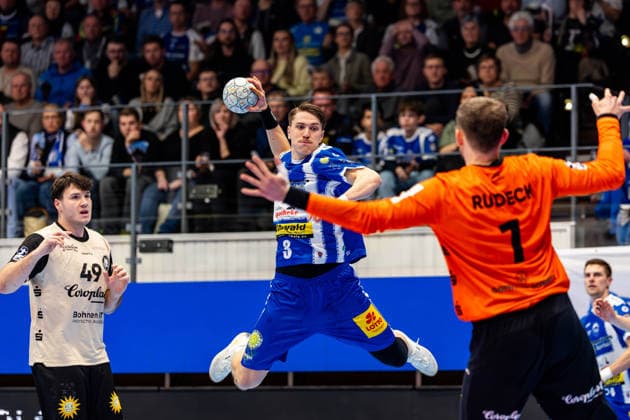 16 02 206, GER, Handball, Men, Season 25 26, Daikin 1 Bl, 21 Matchday, ThSV Eisenach Bergischer HC Oskar Joelsson ThSV Eisenach,3 , Christopher Rudeck Bergischer HC 99817 Eisenach Werner Assmann Halle Am Sportp Thueringen Germany