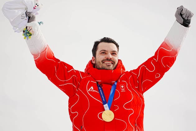 (260216) -- BORMIO, Feb. 16, 2026 -- Loic Meillard of Switzerland poses for photos during the awarding ceremony of the alpine skiing men s slalom event at the Milan-Cortina 2026 Olympic Winter games, Winterspiele,Spiele, Summer games in Bormio, Italy, Feb. 16, 2026. ) (MICO2026)ITALY-BORMIO-OLYMPIC WINTER GAMES-ALPINE SKIING-MEN S SLALOM YanxLinyun 