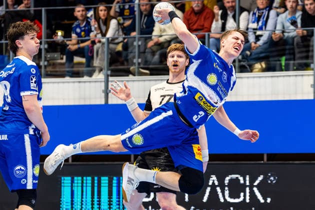 16 02 206, GER, Handball, Men, Season 25 26, Daikin 1 Bl, 21 Matchday, ThSV Eisenach Bergischer HC Oskar Joelsson ThSV Eisenach,3 , Johannes Wasielewski Bergischer HC 99817 Eisenach Werner Assmann Halle Am Sportp Thueringen Germany