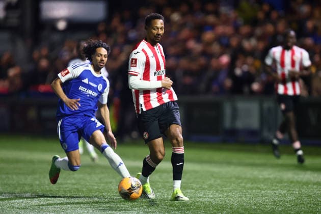 Ethan Pinnock of Brentford Macclesfield v Brentford, Emirates FA Cup, Fourth Round, Football, Leasing.com Stadium, Macclesfield, UK - 16 Feb 2026Macclesfield Leasing.com Stadium United Kingdom EDITORIAL USE ONLY No use with unauthorised audio, video, data, fixture lists, club league logos or live services. Online in-match use limited to 120 images, no video emulation. No use in betting, games or single club league player publications.  Copyright: xPhilxOldham Shutterstockx 16660198ab
