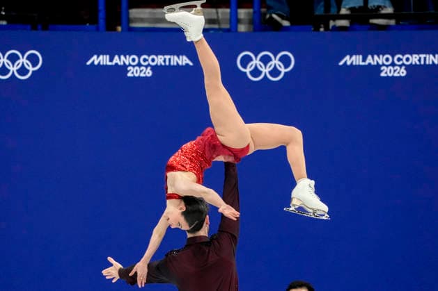 Deanna Stellato-dudek and Maxime Deschamps of Canada perform during the Pair Skating Free Skating Final at the Milano Figure skating, Eiskunstlauf Arena in Milan, Italy on Monday, February 16, 2026. Stellato-dudek and Deschamps scored a 126.57 making their total score 192.61.  OLY20260216906 RICHARDxELLIS
