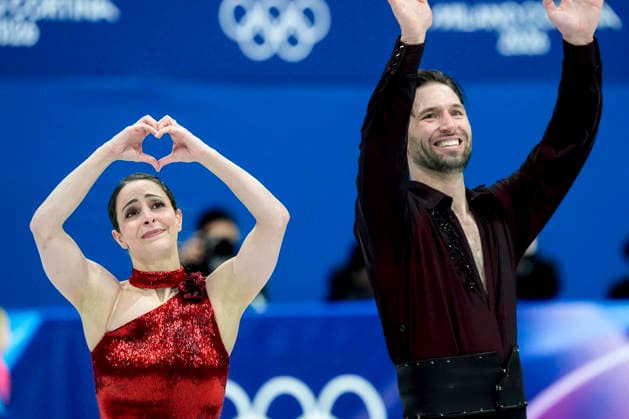 Deanna Stellato-dudek and Maxime Deschamps of Canada perform during the Pair Skating Free Skating Final at the Milano Figure skating, Eiskunstlauf Arena in Milan, Italy on Monday, February 16, 2026. Stellato-dudek and Deschamps scored a 126.57 making their total score 192.61.  OLY20260216907 RICHARDxELLIS