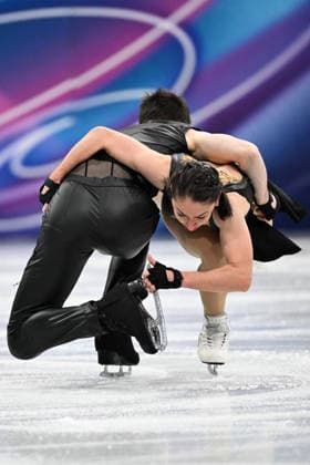 Winter Olympics - Camille Kovalev and Pavel Kovalev At Pair Skating Free Figure skating, Eiskunstlauf Camille Kovalev and partner Pavel Kovalev of Team France compete during Pair Skating - Free Skating on day ten of the Milano Cortina 2026 Winter Olympic Games, Olympische Spiele, Olympia, OS at Milano Ice Skating Arena on February 16, 2026 in Milan, Italy. Photo by JMP ABACAPRESS.COM Milan Italy  Copyright: xJMP ABACAx