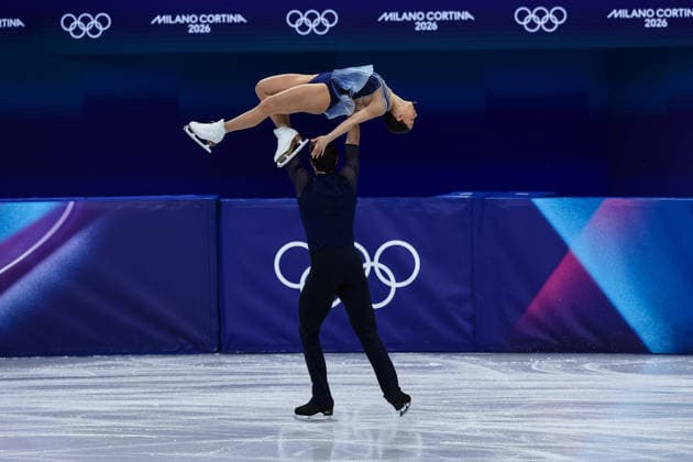 GIOCHI OLIMPICI - Olimpiadi Invernali Milano-Cortina 2026 - Figure skating, Eiskunstlauf - Pair Skating Anastasia VaPhoto by IPA ABACAPRESS.COMn-Law Luke Digby (GBR) during the Olympic Winter games, Winterspiele,Spiele, Summer games Milano-Cortina 2026, Pair Skating on February 16, 2026 at Milano Ice Skating Arena in Milan, Italy Cortina D Ampezzo Italy  Copyright: xIPAxSport ABACAx