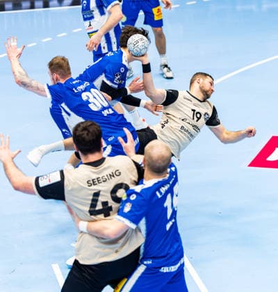 16 02 206, GER, Handball, Men, Season 25 26, Daikin 1 Bl, 21 Matchday, ThSV Eisenach Bergischer HC Dominik Solak ThSV Eisenach,30 , Tomas Babak Bergischer HC 99817 Eisenach Werner Assmann Halle Am Sportp Thueringen Germany