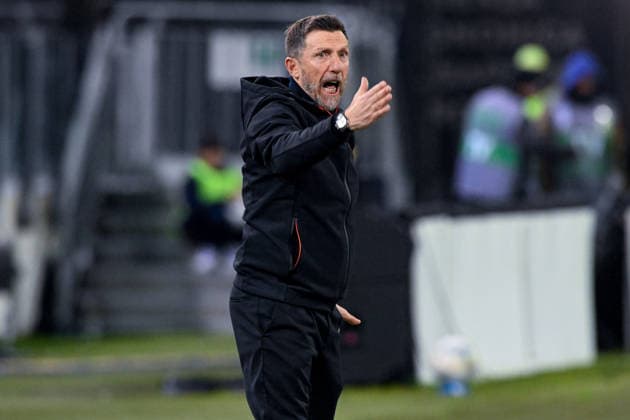 Lecce s coach Eusebio Di Francesco during the Serie A soccer match between Cagliari Calcio and Lecce at the Unipol Domus in Cagliari, Sardinia - Monday, 16th February 2026. - Soccer  Copyright: x Â®xGianlucaxZuddas LaPressex