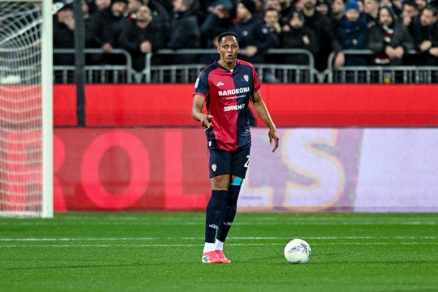 Cagliari s Yerry Mina in action during the Serie A soccer match between Cagliari Calcio and Lecce at the Unipol Domus in Cagliari, Sardinia - Monday, 16th February 2026. - Soccer  Copyright: x Â®xGianlucaxZuddas LaPressex