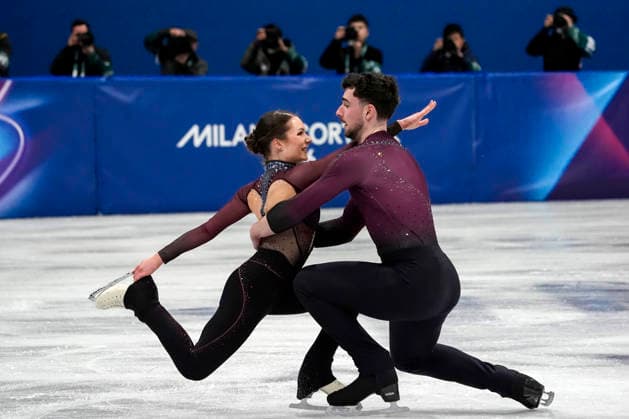 Annika Hocke and Robert Kunkel of Germany perform during the Pair Skating Free Skating Final at the Milano Figure skating, Eiskunstlauf Arena in Milan, Italy on Monday, February 16, 2026. Hocke and Kunkel scored a 126.59 making their total score 194.11.  OLY20260216931 RICHARDxELLIS