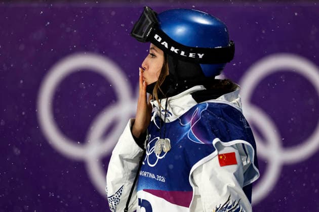 (260216) -- LIVIGNO, Feb. 16, 2026 -- Gu Ailing of China reacts during the freestyle skiing women s freeski big air final at the Milan-Cortina 2026 Olympic Winter games, Winterspiele,Spiele, Summer games in Livigno, Italy, Feb. 16, 2026. ) (MICO2026)ITALY-LIVIGNO-OLYMPIC WINTER GAMES-FREESTYLE SKIING-WOMEN S BIG AIR-FINAL WangxPeng 