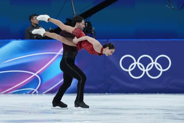 February 16, 2026, Milan, ITALY: Canada s Deanna Stellato-Dudek and Maxime Deschamps compete during the pairs free skate Figure skating, Eiskunstlauf event at the 2026 Winter Olympics, in Milan, on Monday, Feb. 16, 2026. Canada News - February 16, 2026  - ZUMAc35_ 20260216_zaf_c35_136 Copyright: xDarrylxDyckx
