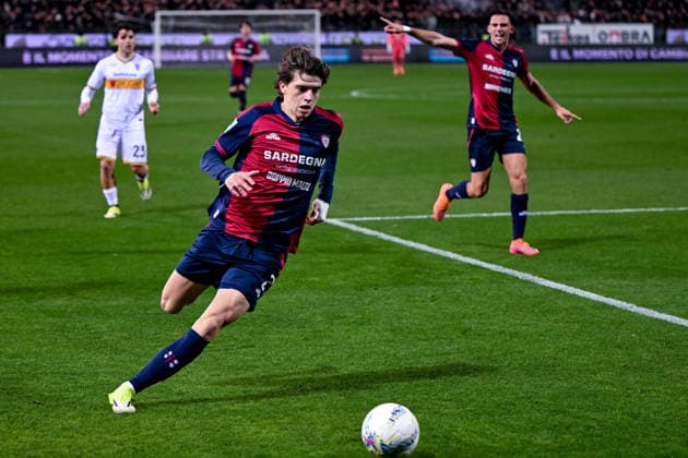 Cagliari s Marco Palestra in action during the Serie A soccer match between Cagliari Calcio and Lecce at the Unipol Domus in Cagliari, Sardinia - Monday, 16th February 2026. - Soccer  Copyright: x Â®xGianlucaxZuddas LaPressex